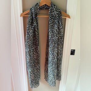 Old Navy Lightweight Leopard Print Scarf with Fringe Ends